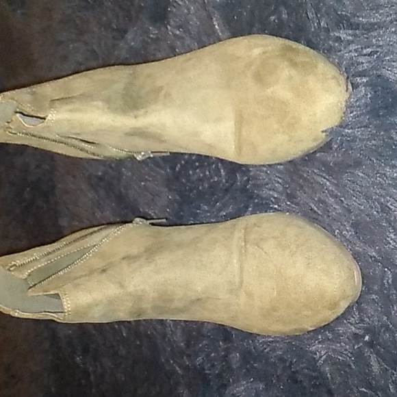 Old Navy boots! - Picture 2 of 7